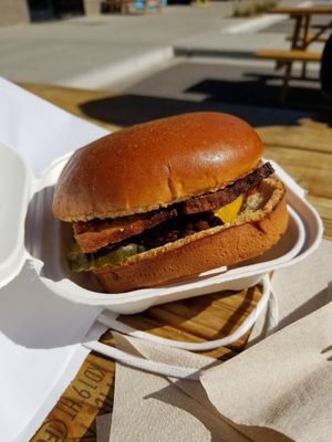 BBQ burger at Meta Burger in Edgewater