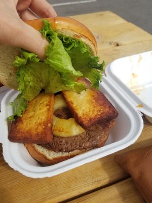 Hawaiian burger at Meta Burger in Edgewater
