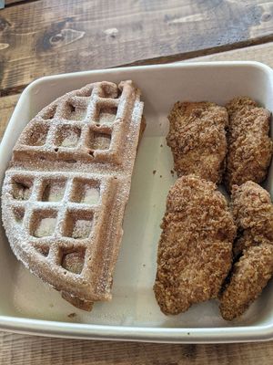Chickun and Waffles at C4Eats in Hollywood
