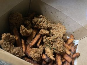 V Conch and sweet potato fries at C4Eats in Hollywood