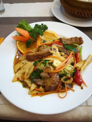 Vegetables with seitan at Loving Hut in Hamburg