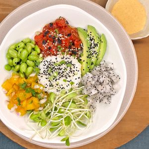 Exotic Fruit Tuna Poke served with Sriracha Mayo at Golden State Vegan Sushi in Bangkok