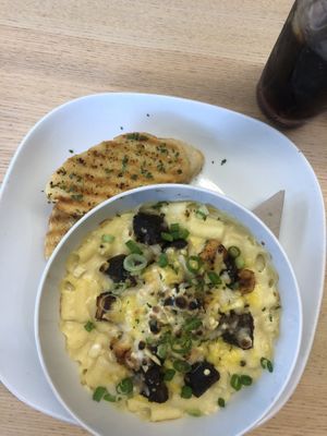 Today’s special- Mac n cheeze with chilli tofu & black pudding   at Vegan Earth in Ayr