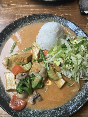 Wok with Tofu and Peanut Saucee  at Pholosophy in Leipzig