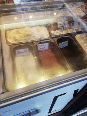 Eis (vegane Optionen - Schokolade) at [why not] Café in Hamburg