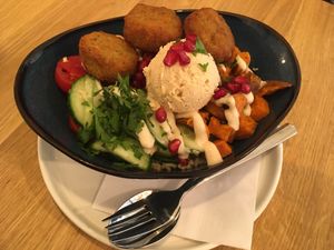 Falafel bowl at Birdie & Co - Mittelstraße in Dusseldorf