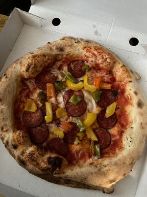 Pizza "no pepperoni" (plant based) at Vegitalian - Schoutenstraat in Utrecht