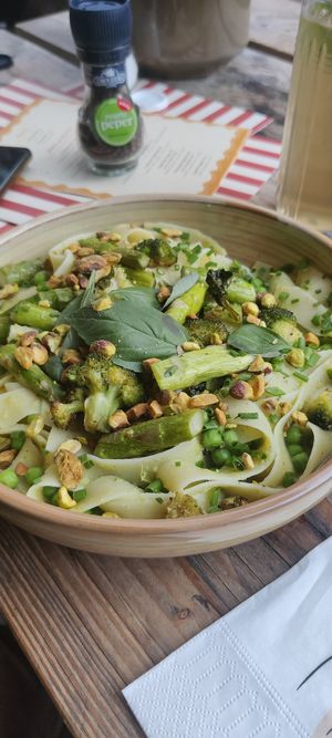 Pasta met groene asperges at Vegitalian - Schoutenstraat in Utrecht