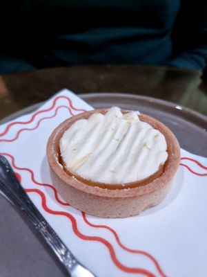 Lemon tartelette at Vegitalian - Schoutenstraat in Utrecht