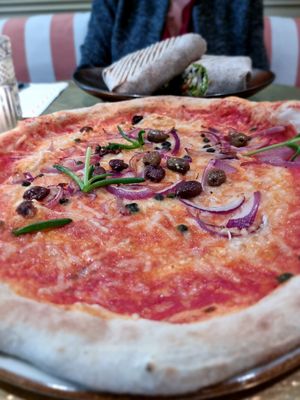 Pizza puttanesca at Vegitalian - Schoutenstraat in Utrecht