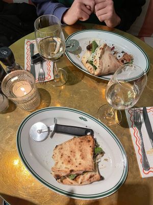 Lunch: neopolitian sandwich rosemary pistachio, vegan gemaakt at Vegitalian - Schoutenstraat in Utrecht