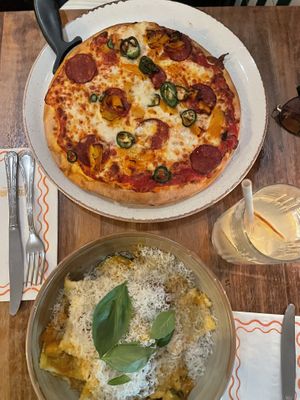 ravioli and gluten free no pepperoni pizza   at Vegitalian - Schoutenstraat in Utrecht