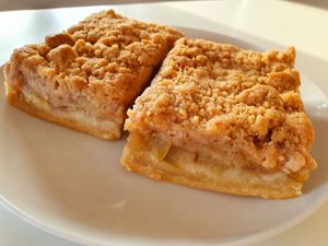 Apfel-Zimt Streusel Kuchen #Veganuary #Veganuary at Fine Schmecker in Monheim Am Rhein