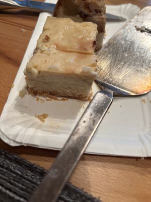 Cheesecake (what‘s left of it 😂)  at Fine Schmecker in Monheim Am Rhein