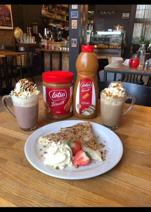 Love theirs biscoff crepes and hot chocolate 🥰🙌 at Wanderlust Cafe & Bistro in Edinburgh