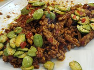 Petai and tempeh at Happy Life Vegetarian 喜悦人生素食 in Central Singapore