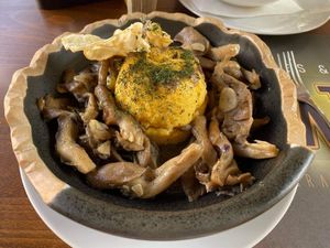 Pleurotus mushrooms with polenta at Teatris in Galati