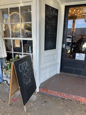 Outsidee  at KaffeeHaus in Fredericksburg