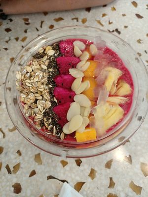 Red velvet bowl at Rainbowl Poke in Da Nang