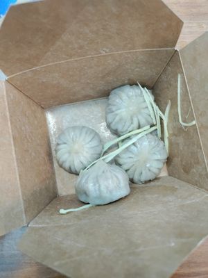 Buns at Morning Nights in Long Beach