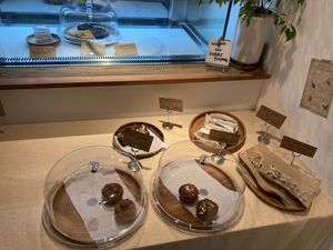 What was left when they were closing up at Vegan Vanilla Bakery in Daejeon