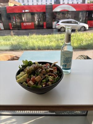   at Ma'loa in Bonn
