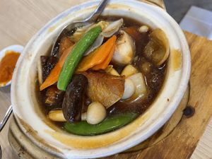 Pot meal at Lotus Vegetarian 莲心 - Novena in Central Singapore