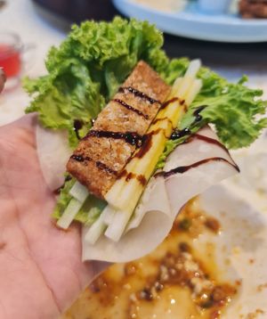 Cripsy summer wrap with passion fruit ~ 15/6/22 at Lotus Vegetarian 莲心 - Novena in Central Singapore