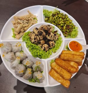 5 in 1 appetizer platter ~ 31/10/22 at Lotus Vegetarian 莲心 - Novena in Central Singapore