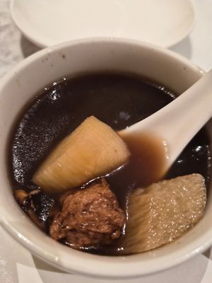 Daily soup - herbal soup 👍🏻 at Lotus Vegetarian 莲心 - Novena in Central Singapore