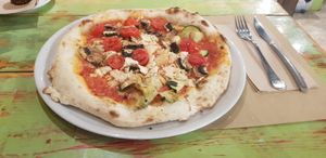 Vegan pizza at MadreLievito in Barcelona