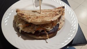 Sis cevap at Vegebar in Belgrade