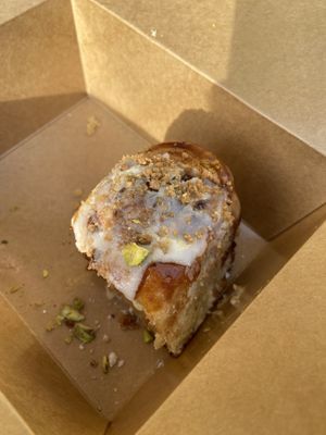 Amazing cinnamon bun at Bear Lemon in Dublin