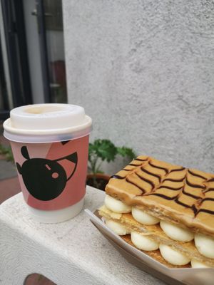 Coffee and coffee slice at Bear Lemon in Dublin