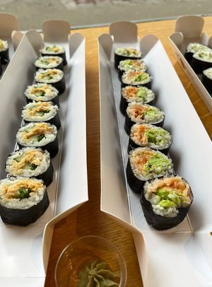 Kichererbsen und kimchi rollen  at Tiny Fish - Bleicherweg in Zurich