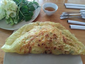 Closeup banh xeo at Hoang Nhi - P1 in Da Lat