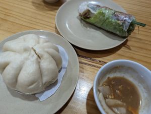 Banh Bao & fresh spring roll at Hoang Nhi - P1 in Da Lat