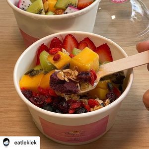 D I Y Acai Bowl at Cherry on Top Acai Bowls in Bangkok