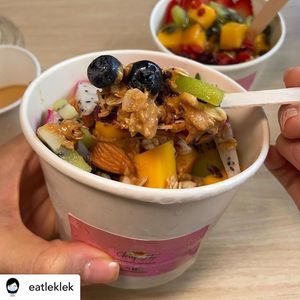 D I Y Acai Bowl at Cherry on Top Acai Bowls in Bangkok