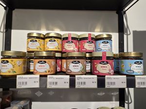 Vegan honey at Veggie Garden in Rotterdam