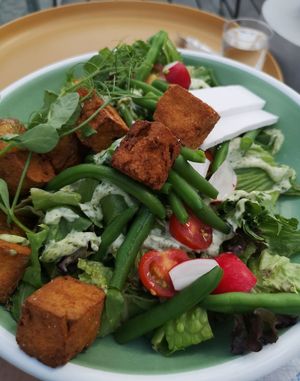 Lydian salaatti at Konttiravintola Morton in Helsinki