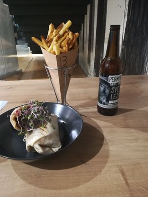 Kebab, Fries And beer at Mooi in Prague