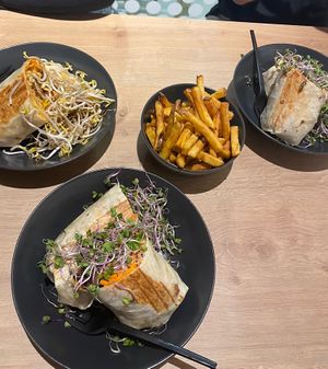 wraps & fries at Mooi in Prague