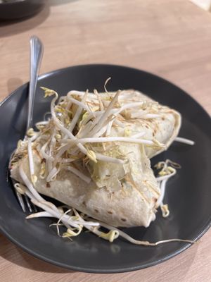 Mai Thai wrap  at Mooi in Prague