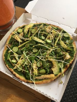 Pizza verdino  at Notre Table in Paris