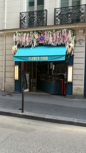 Front of the shop, in the Opera Garnier neibourhood. at Flower Food in Paris