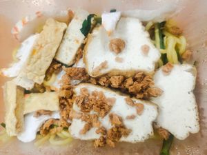 prawn noodles at Zi Zai Vegetarian 自在齋 - Bishan in Central Singapore