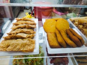 Fried items at Zi Zai Vegetarian 自在齋 - Bishan in Central Singapore