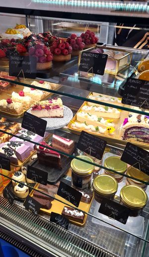 🍰🧁🍪🌱 at Eter Vegan Bakery in Warsaw