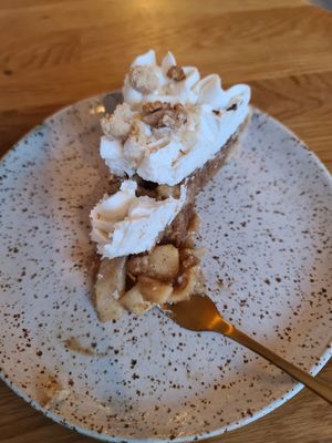 Apple pie at Eter Vegan Bakery in Warsaw